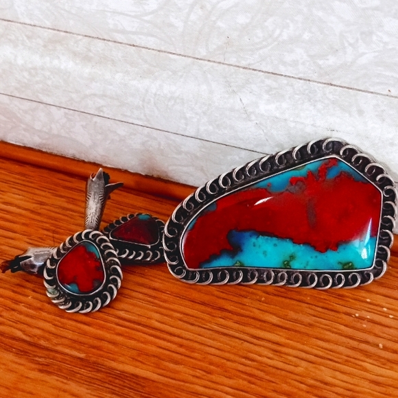 Bracelets - Picture 2 of 16